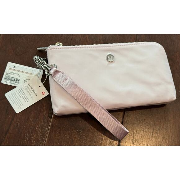 Lululemon Curved Wristlet Clutch W9FZ4S in MEPK Meadowsweet Pink NWT - Picture 13 of 13